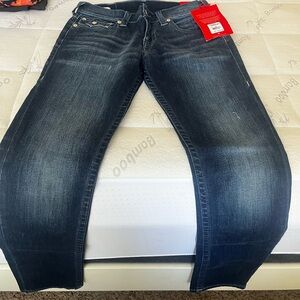 Brand New True Religion Men’s Relaxed Skinny Jeans- ROCCO, Size 32x33